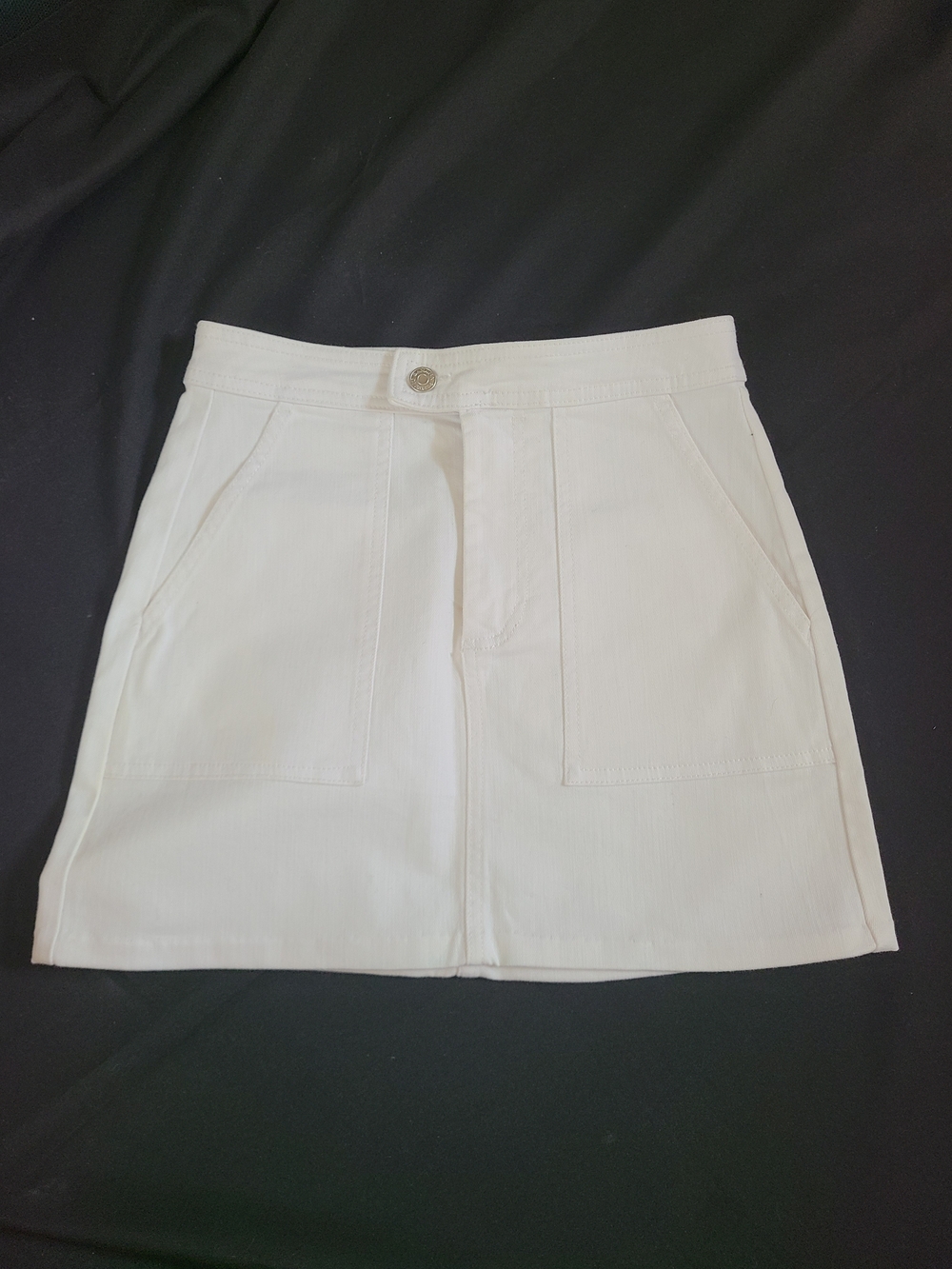 Banana Republic White Denim Mini Skirt, Front & Back Pockets Size 0